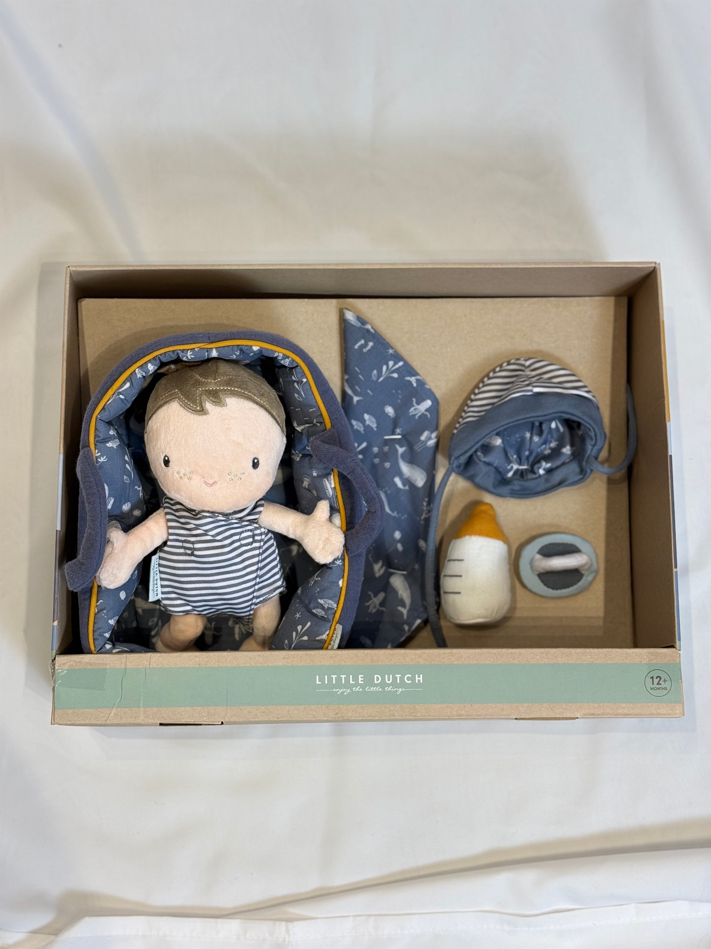 👶💙 Bambola Jim con Navicella e Accessori – Little Dutch