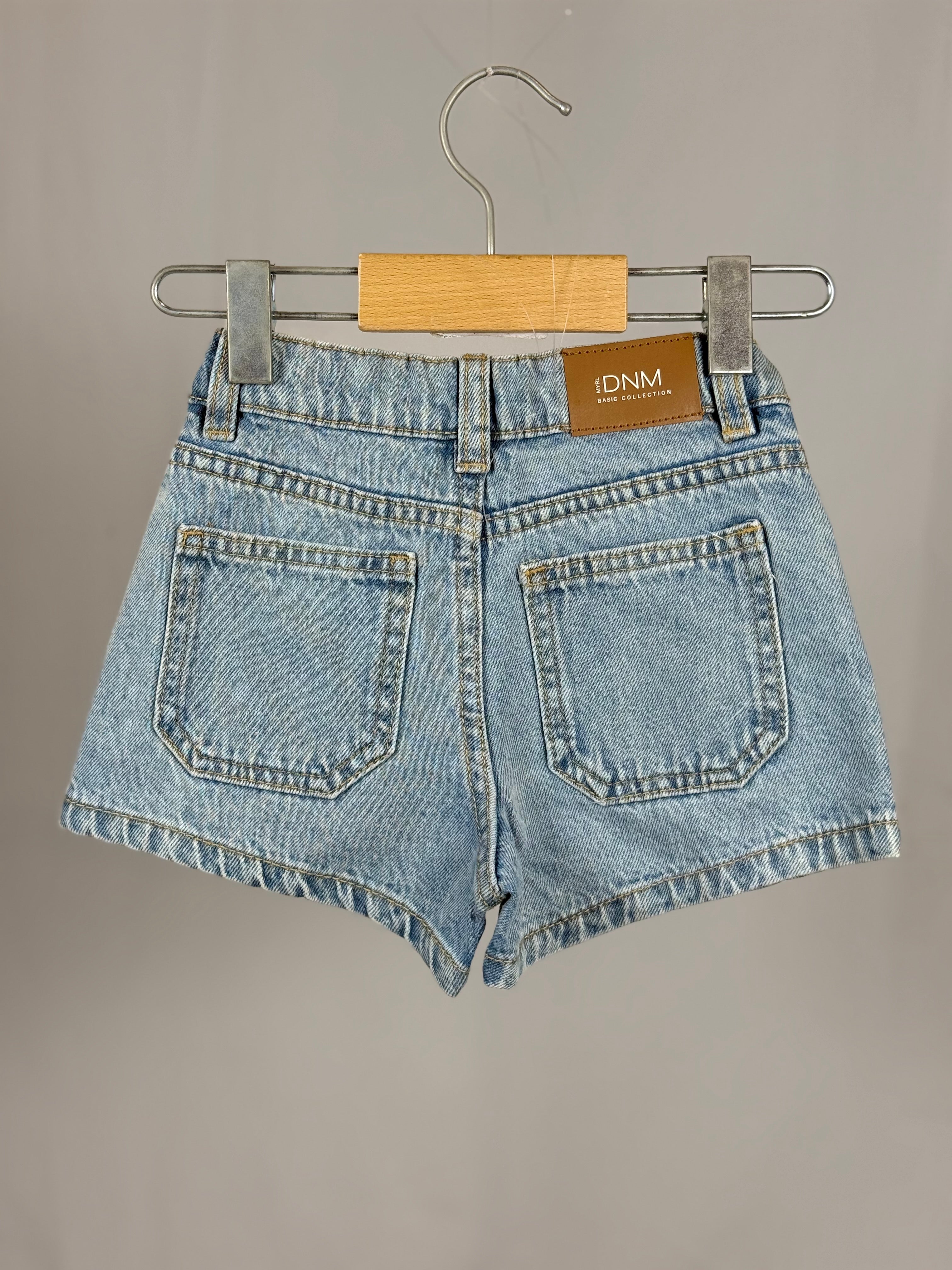 Shorts Baby in Denim Lavaggio Chiaro Modello Classico