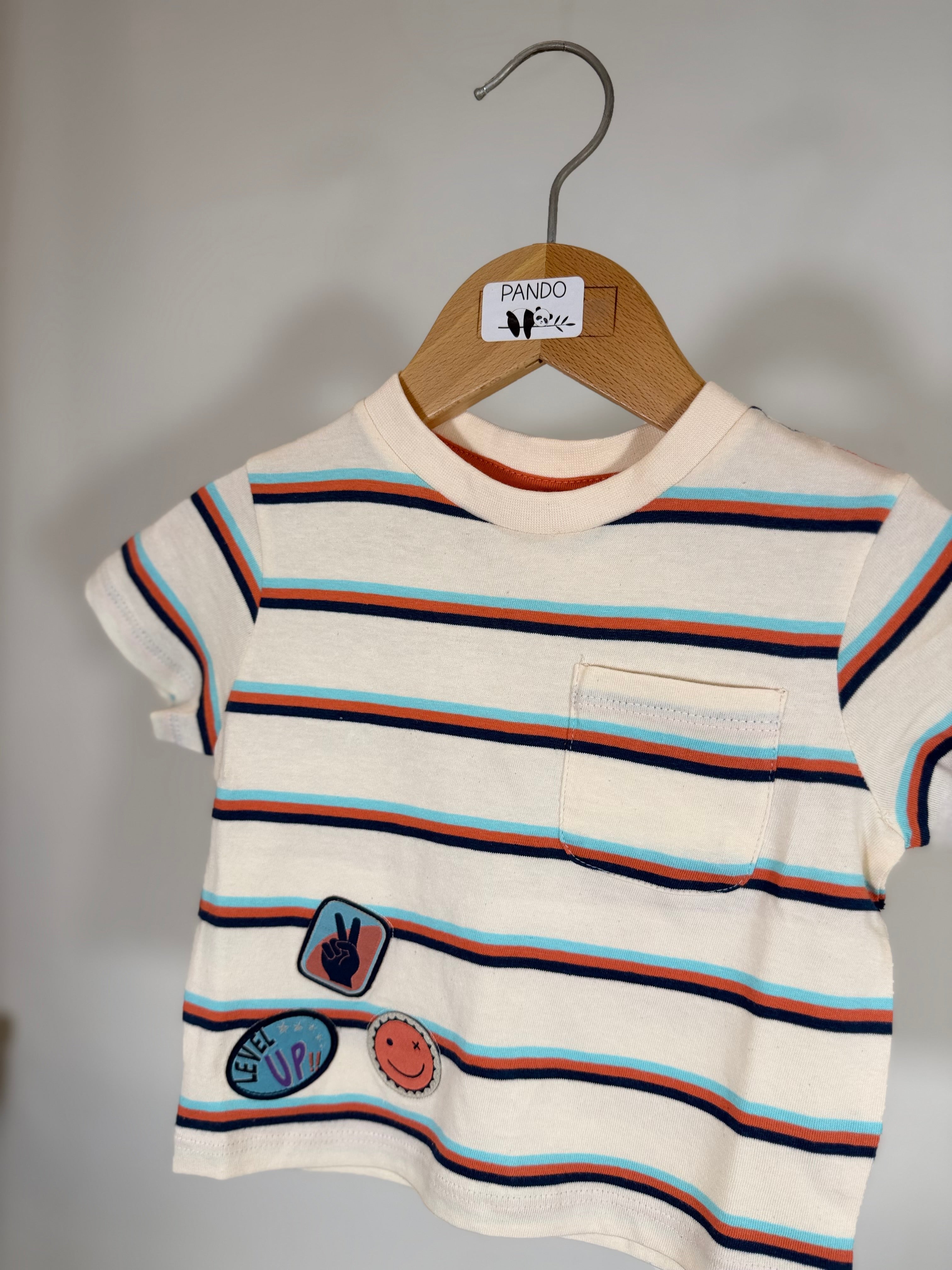 👕 T-shirt bambino rigata con patch