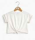 T-shirt con nodo e dettagli sangallo bambina
